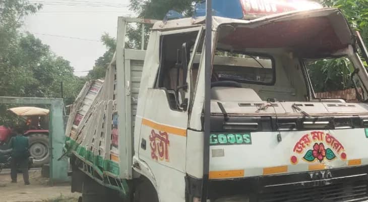 শ্মশান থেকে ফেরার পথে দুর্ঘটনায় মৃত ২