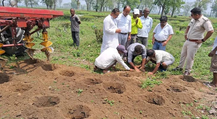 আজ খুলল ঢেকলাপাড়া চা বাগান, সুখবরের অপেক্ষায় রামঝোরার শ্রমিকরা