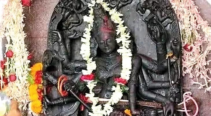 জলের নীচে থাকেন দেবী যোগাদ্যা