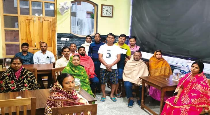 পহেলগাঁওয়ের কথা ভাবলেই আঁতকে উঠছেন  বাড়ির পথেও পিছু ছাড়েনি আতঙ্ক
