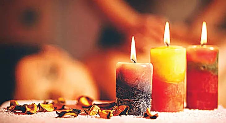 সুগন্ধি মোমে ঘর সাজান