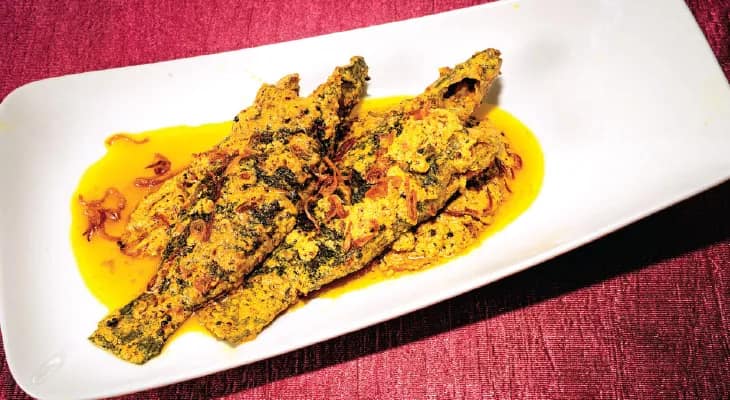 মাছে ভাতে বাঙালি
