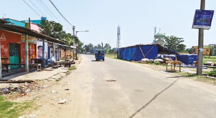 পারদ ছুঁল ৪২ ডিগ্রি, শুনশান পানাগড় বাজার