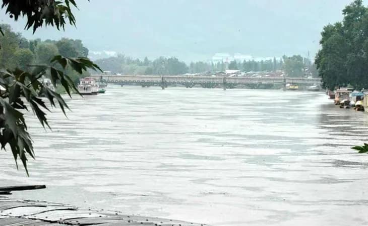 মালদহে বন্যা পরিস্থিতি মোকাবিলায় এখন থেকেই প্রস্তুতি শুরু প্রশাসনের