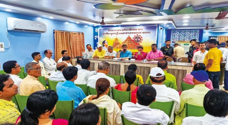 বোলপুরে জেলা কমিটির বৈঠকে অনুব্রত, অনুপস্থিত কাজল শেখ