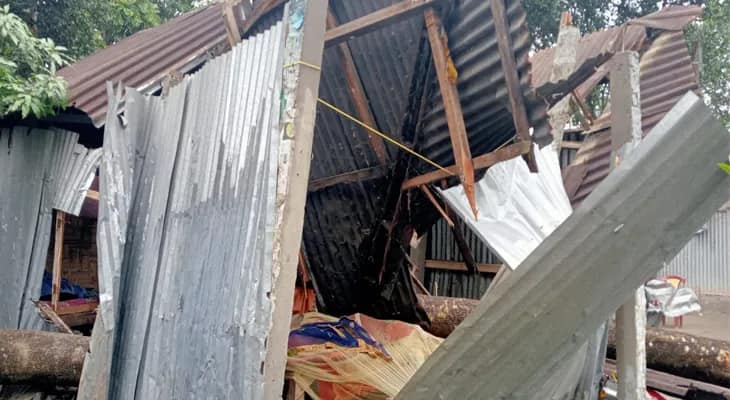 কালবৈশাখীর জেরে জলপাইগুড়ির ময়নাগুড়িতে ব্যাপক ক্ষয়ক্ষতি, বিচ্ছিন্ন যোগাযোগ ব্যবস্থা