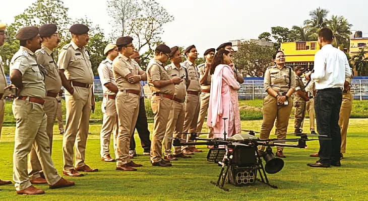 আধুনিক ড্রোন থেকে ফাটানো হবে টিয়ার গ্যাসের সেল