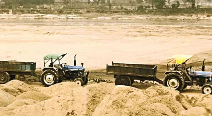 সিউড়িতে বালি পাচার রুখল পুলিস
