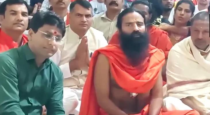 মধ্যপ্রদেশের উজ্জয়িনীতে মহাকালেশ্বর মন্দিরে ভস্ম আরতি দেখলেন বাবা রামদেব