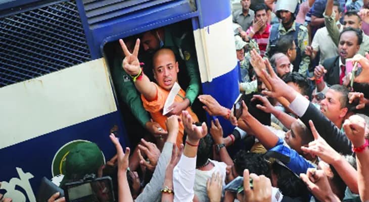 অবশেষে স্বস্তি, রাষ্ট্রদ্রোহের মামলায় বাংলাদেশে জামিন চিন্ময়কৃষ্ণ দাসের