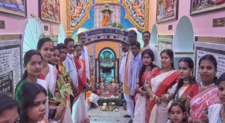 বিষ্ণুপুরে প্রভু মনোহর দাসের রুপোর পাদুকা প্রতিষ্ঠিত