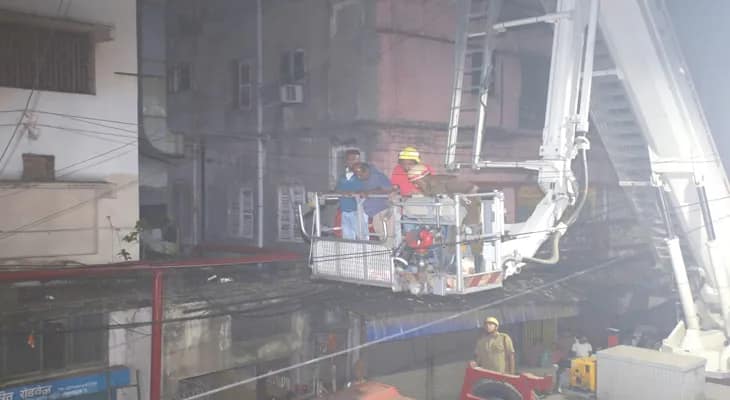 শববাহী শকটে দুই সন্তানের দেহ, বুকফাটা কান্না মায়ের