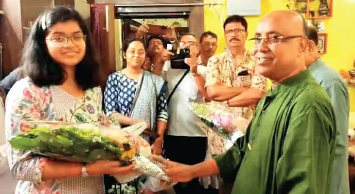আইসিএসই ও আইএসসি: সম্ভাব্য মেধাতালিকায় শহরতলির বহু পড়ুয়া