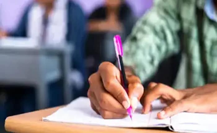 আগামী বছর ২ ফেব্রুয়ারি থেকে শুরু মাধ্যমিক পরীক্ষা