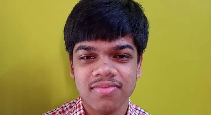 মাধ্যমিকে অষ্টম তুফানগঞ্জ নৃপেন্দ্রনারায়ণ মেমোরিয়াল হাই স্কুলের ছাত্র অনির্বাণ দেবনাথ