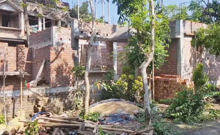 বাড়ি তৈরি নিয়ে পড়শিদের সঙ্গে বিবাদ, দেগঙ্গায় বেধড়ক মারধরে রক্তাক্ত বৃদ্ধ
