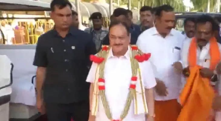 তামিলনাড়ুর লক্ষ্মীনারায়ণ মন্দিরে গেলেন বিজেপির সর্বভারতীয় সভাপতি জেপি নাড্ডা