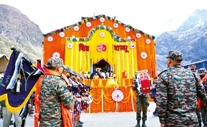ডিলাক্স এসি ট্যুরিস্ট ট্রেনে চার জ্যোতির্মঠ যাত্রা শুরু রেলের