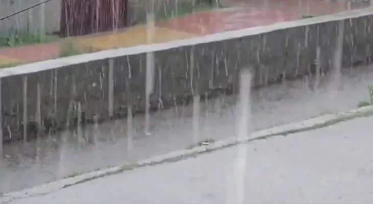 জম্মু ও কাশ্মীরের অনন্তনাগে ব্যাপক বৃষ্টি শুরু