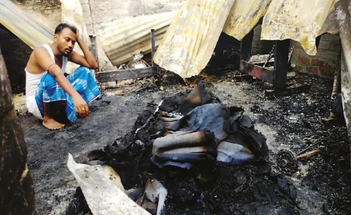 কাকভোরে দেগঙ্গার সেলাই কারখানায় ভয়াবহ আগুন