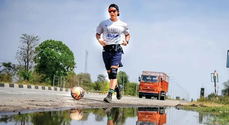 বল পায়ে কলকাতা থেকে দিল্লি