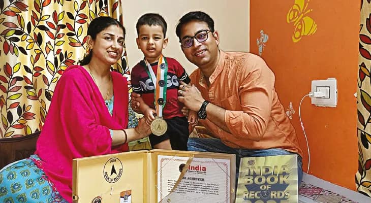 ‘ইন্ডিয়া বুক অব রেকর্ডসে’ নাম উঠল ঝাড়গ্রামের খুদে আয়ান্সের!
