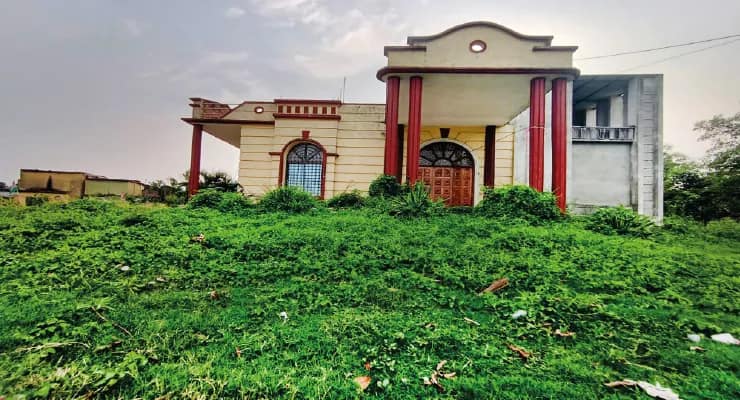১০০ দিনের কাজ বন্ধ, গড়ভবানীপুরের রানি ভবশঙ্করী স্মৃতি পর্যটন কেন্দ্র বেহাল
