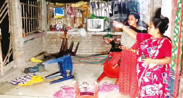 মিনাখাঁয় তৃণমূলের গোষ্ঠীদ্বন্দ্বে আহত পঞ্চায়েত সদস্য, ধৃত বিধায়ক অনুগামী