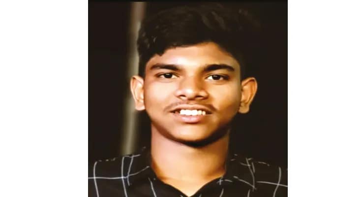 রাজমিস্ত্রির ছেলে মাধ্যমিকে ৬৫৮, স্বপ্ন ডাক্তার হওয়ার