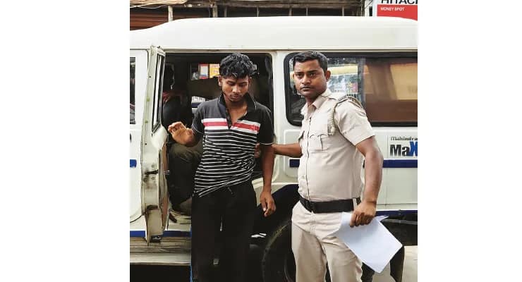অন্নদাতা ব্যবসায়ীকে চিনিয়ে মিলেছিল ১০ হাজার টাকা