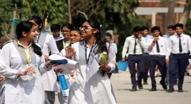 উচ্চ মাধ্যমিক: অষ্টম স্থানে ১৬ জন পড়ুয়া