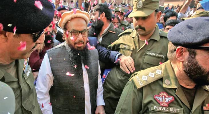 পাক সেনার হাফিজ প্রেম!