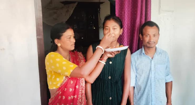 উচ্চ মাধ্যমিকে সপ্তম, ইংরেজি নিয়ে উচ্চ শিক্ষায় আগ্রহী ক্ষুদ্র কৃষকের মেয়ে প্রিয়াঙ্কা বর্মন