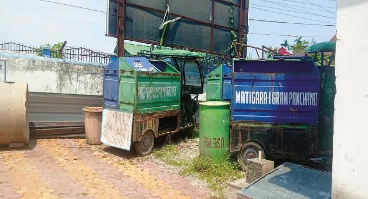 মাটিগাড়া -১: লক্ষাধিক টাকায় কেনা আবর্জনা সংগ্রহের গাড়ি পড়ে থেকে নষ্ট হওয়ার পথে, ক্ষোভ