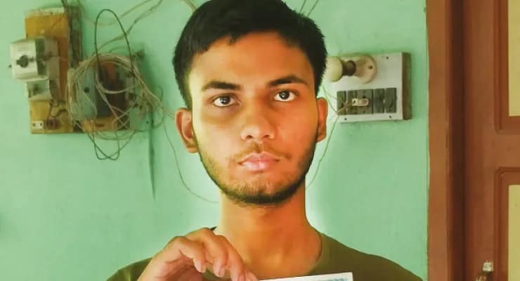মাঠে কাজ করেও মাধ্যমিকে ৯১ শতাংশ নম্বর শুভঙ্করের