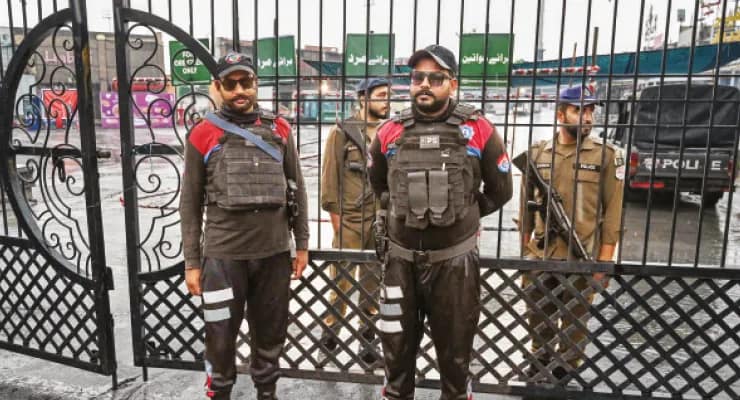 বদলার ‘অপারেশনে’ কাঁপছে পাকিস্তান, রাওয়ালপিন্ডি স্টেডিয়ামে বিস্ফোরণ, খেলা বাতিল, বন্ধ বিমান