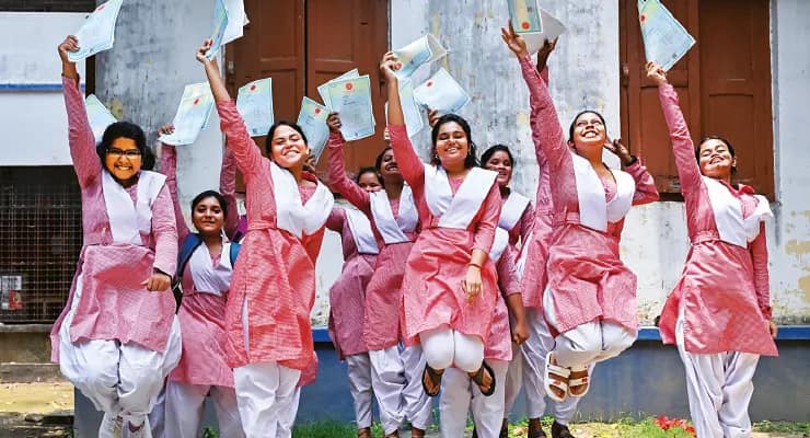 উচ্চ নম্বর পাওয়ার নিরিখে নদীয়ায় এগিয়ে ছাত্রীরাই