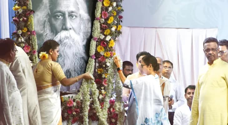 ‘নাই নাই ভয়, হবে হবে জয়’, সেনা বাহিনীর পাশে থাকার বার্তা মমতার