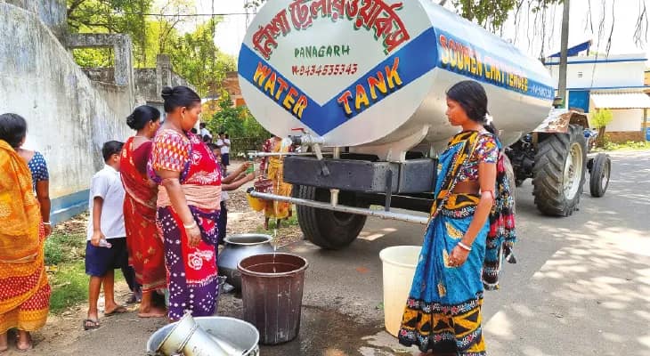 চলছে পাইপ মেরামত, গরমে পানীয় জলের চরম হাহাকার বাঁকুড়া শহরে