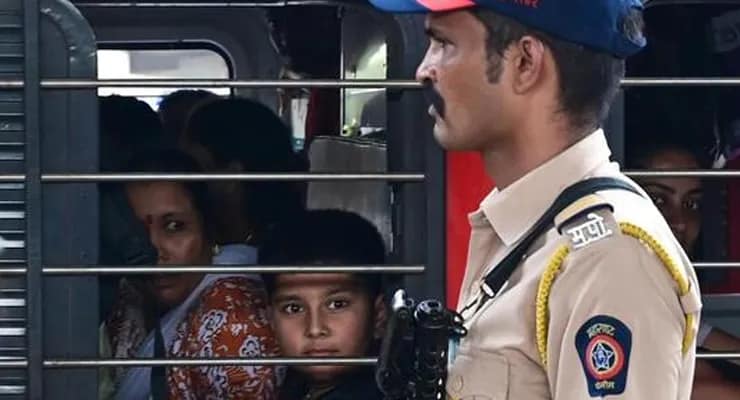 মুম্বইয়ে বাজি ফাটানোর উপরে নিষেধাজ্ঞা জারি পুলিসের