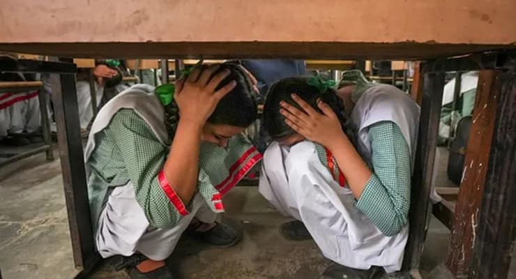 মাধ্যমিকের পাঠ্যেও ‘মক  ড্রিল’ থাকুক, উঠছে দাবি