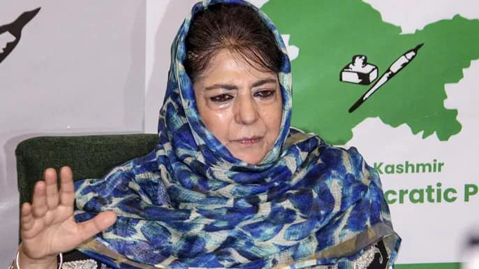 কাশ্মীর ইস্যুতে পাকিস্তানের সঙ্গে আলোচনার পক্ষে সওয়াল পিডিপি নেত্রী মেহবুবা মুফতির