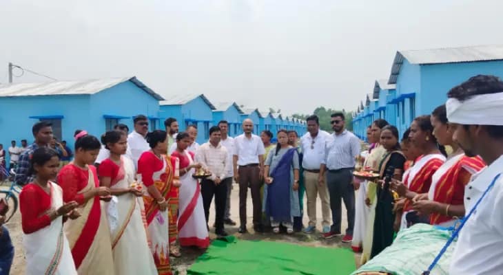 চা সুন্দরী: ঘর পেল বানারহাটের ৮১ পরিবার