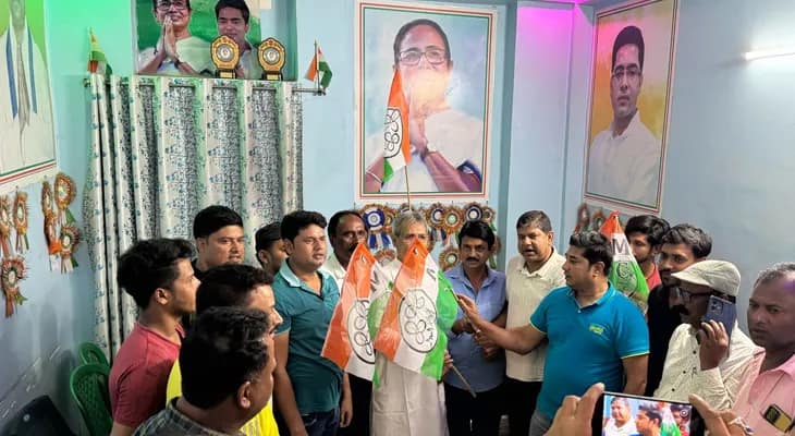 বিজেপি ছেড়ে তৃণমূলে পিঁপড়াগাছি পঞ্চায়েতের সদস্য