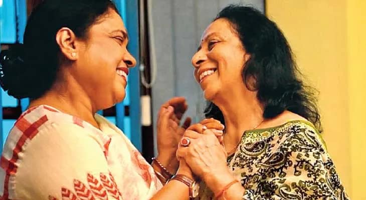 বন্ধুত্বের গল্পে ‘দুই বেয়ান’