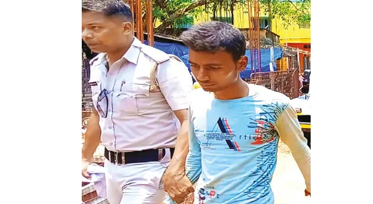 দেশবিরোধী পোস্টের অভিযোগ বড়জোড়ায় ধৃত ফেরিওয়ালা