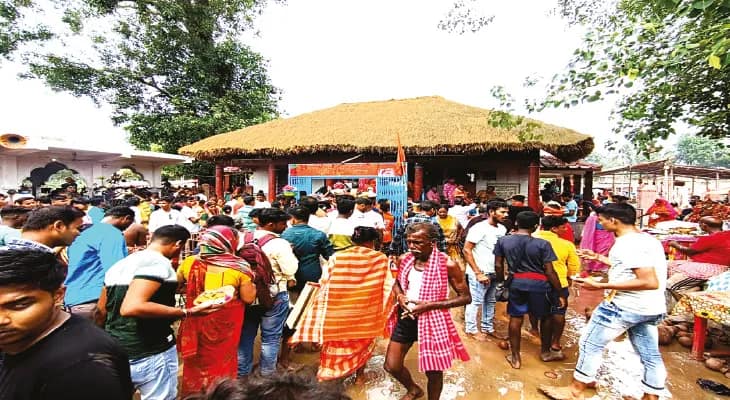 জামালপুরের ঐতিহ্যবাহী বুড়োরাজের মেলায় এবার ভক্ত সমাগম কম, হতাশ ব্যবসায়ীরা