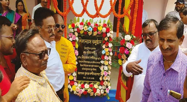 রবীন্দ্র জয়ন্তী থেকে সারা বছর কল্যাণমূলক কাজের শপথ সারদাময়ী হাইস্কুল কর্তৃপক্ষের