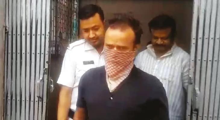জাতীয় পতাকাকে অবমাননা করে পোস্ট, ধৃত যুবক, চাঞ্চল্য
