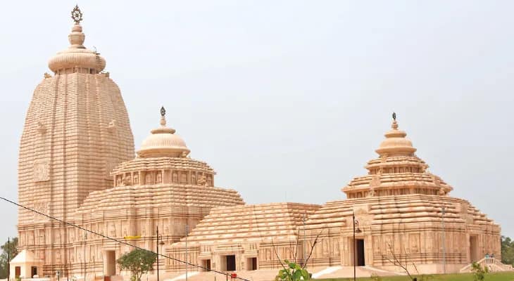 দিয়াস্তম্ভে বসছে ৬৭২টি ধাতব বাতি, জৌলুস বাড়বে জগন্নাথ মন্দিরের